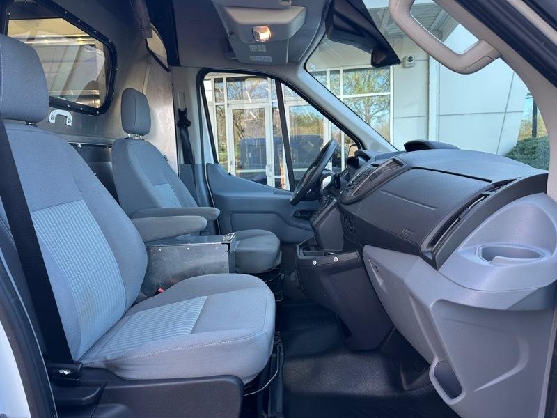 Ford Transit Van T-250 130" Med Rf 9000 GVWR Sliding RH Dr 2018