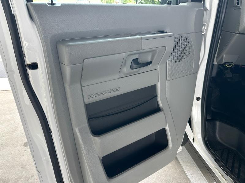 Ford Econoline Cargo Van E-150 Commercial 2014