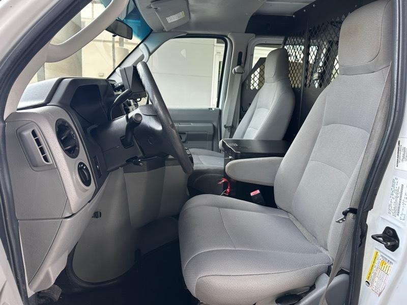 Ford Econoline Cargo Van E-150 Commercial 2014