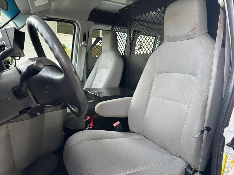 Ford Econoline Cargo Van E-150 Commercial 2014