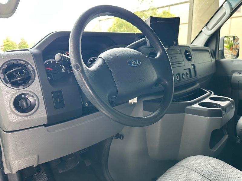 Ford Econoline Cargo Van E-150 Commercial 2014