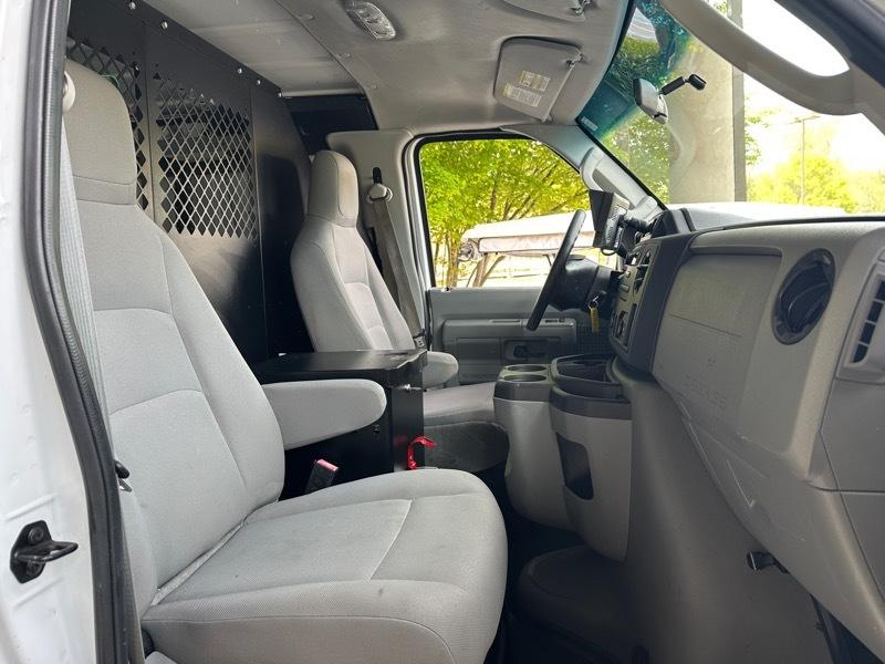 Ford Econoline Cargo Van E-150 Commercial 2014