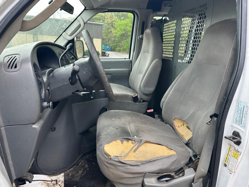 Ford Econoline Cargo Van E-250 Commercial 2008