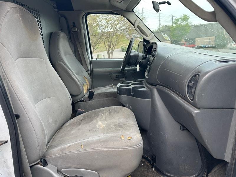 Ford Econoline Cargo Van E-250 Commercial 2008