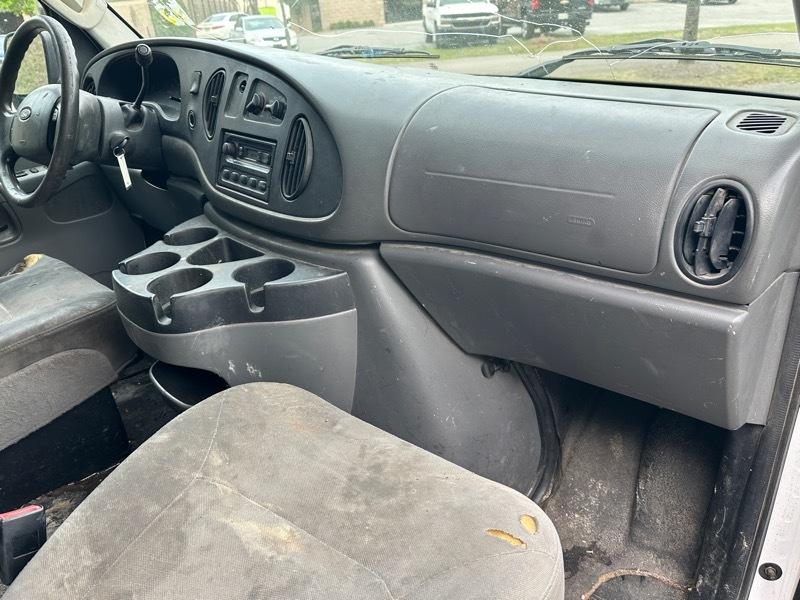 Ford Econoline Cargo Van E-250 Commercial 2008