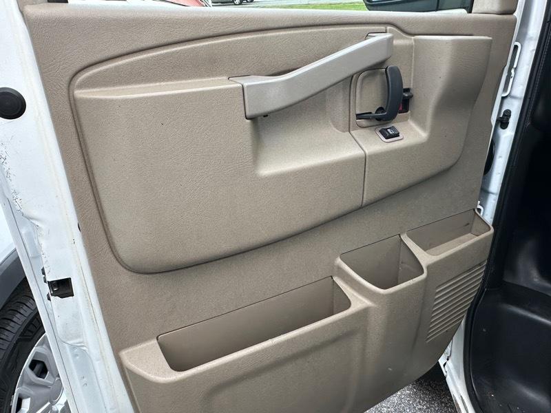 Chevrolet Express Cargo Van RWD 2500 135" 2016