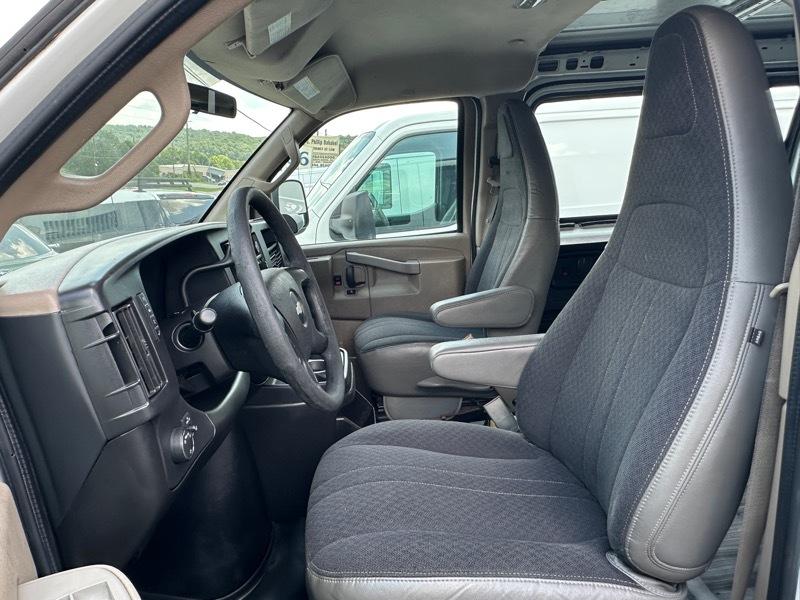 Chevrolet Express Cargo Van RWD 2500 135" 2016