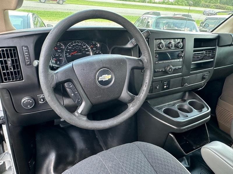 Chevrolet Express Cargo Van RWD 2500 135" 2016