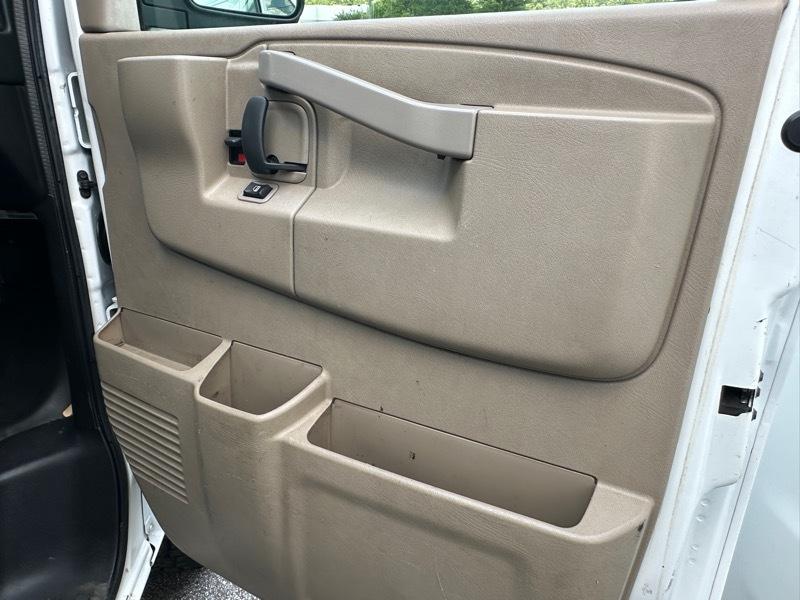 Chevrolet Express Cargo Van RWD 2500 135" 2016