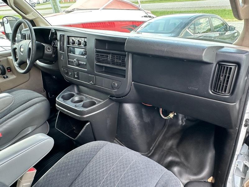 Chevrolet Express Cargo Van RWD 2500 135" 2016
