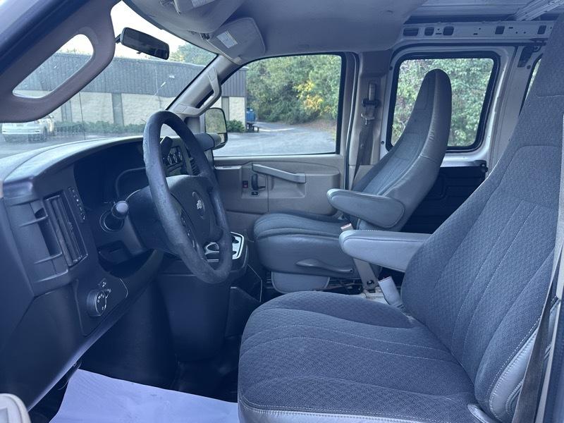 2016 Chevrolet Express Cargo Work Van - Photo 10