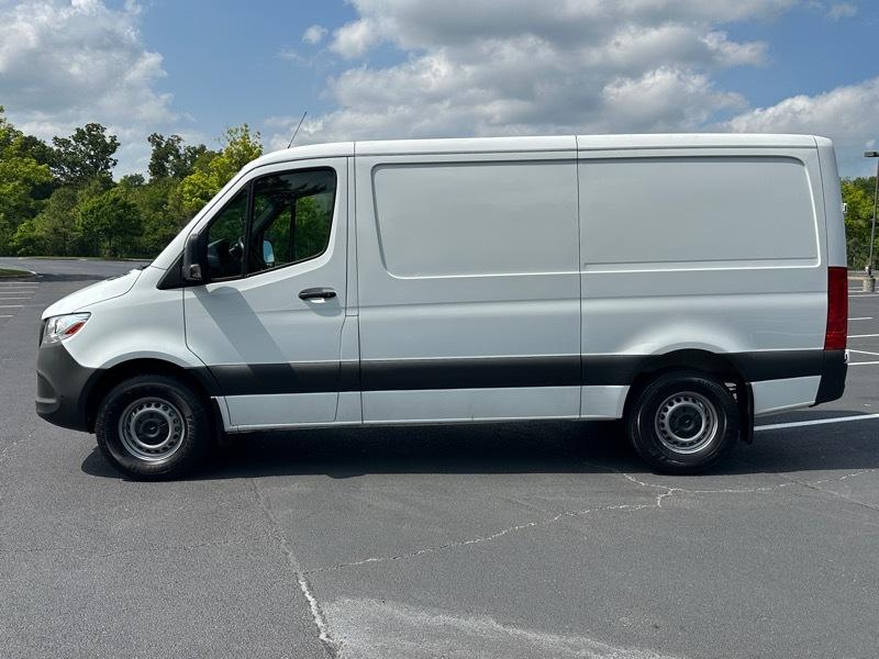 Mercedes-Benz Sprinter Cargo Van 1500 Standard Roof I4 144" RWD 2022