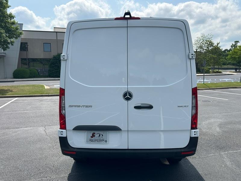 Mercedes-Benz Sprinter Cargo Van 1500 Standard Roof I4 144" RWD 2022