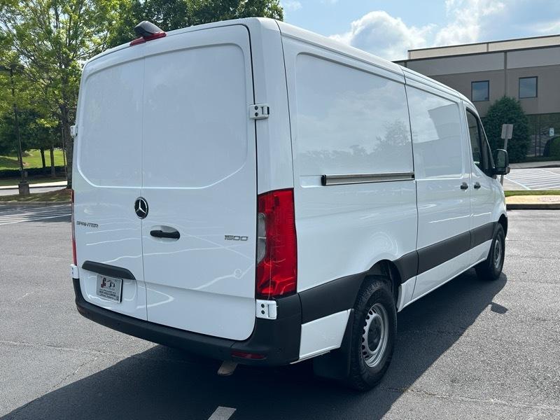Mercedes-Benz Sprinter Cargo Van 1500 Standard Roof I4 144" RWD 2022