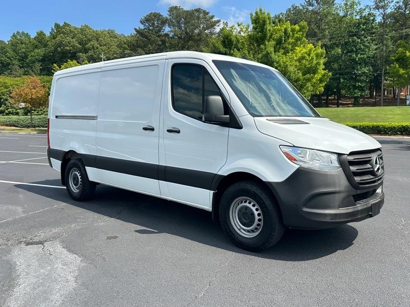 Mercedes-Benz Sprinter Cargo Van 1500 Standard Roof I4 144" RWD 2022