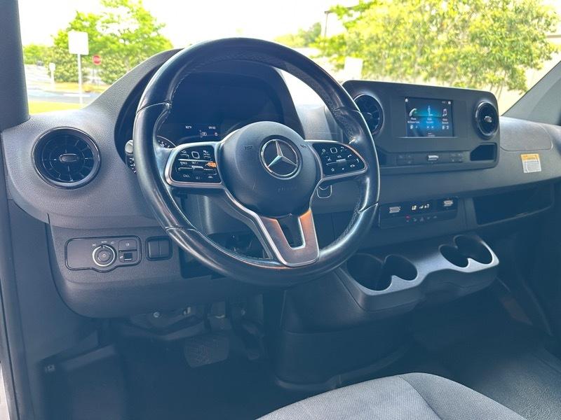 Mercedes-Benz Sprinter Cargo Van 1500 Standard Roof I4 144" RWD 2022
