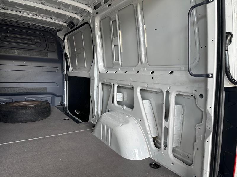 Mercedes-Benz Sprinter Cargo Van 1500 Standard Roof I4 144" RWD 2022