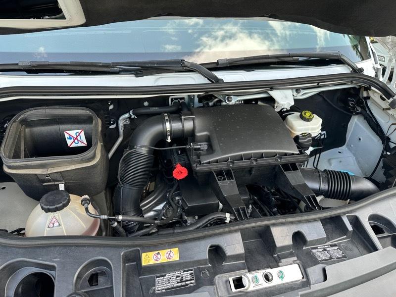 Mercedes-Benz Sprinter Cargo Van 1500 Standard Roof I4 144" RWD 2022