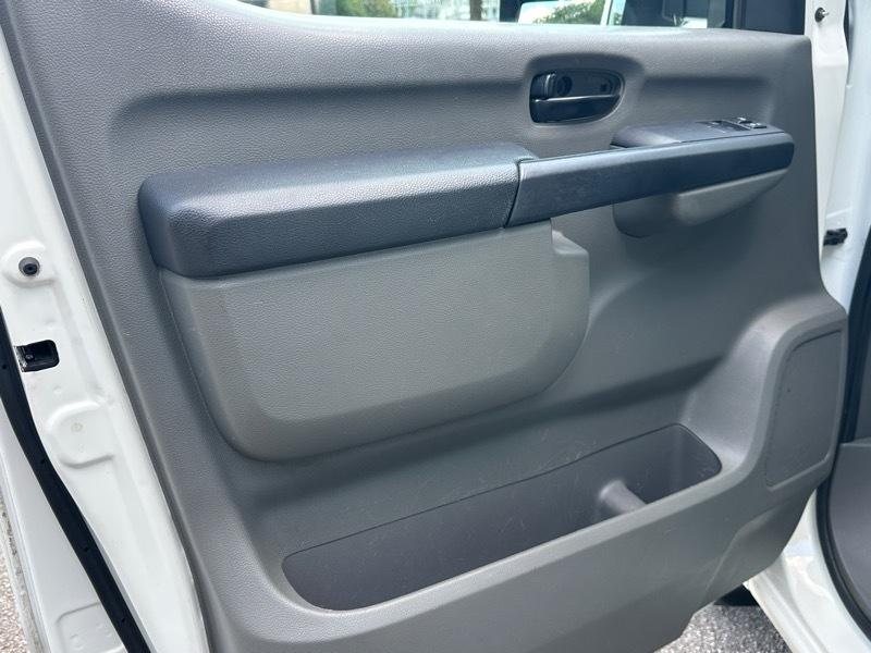 Nissan NV Cargo NV2500 HD Standard Roof V6 SV 2020
