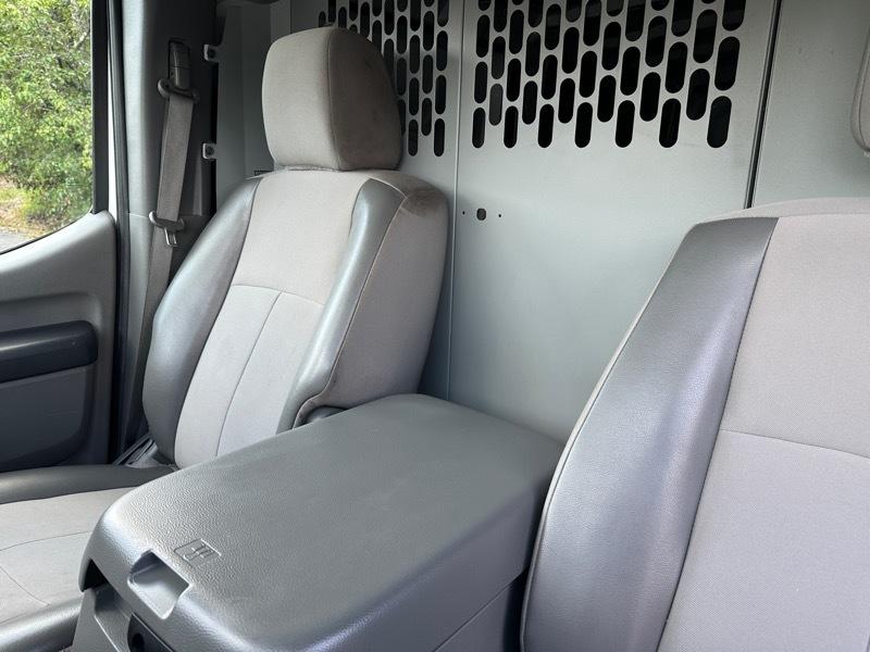 Nissan NV Cargo NV2500 HD Standard Roof V6 SV 2020
