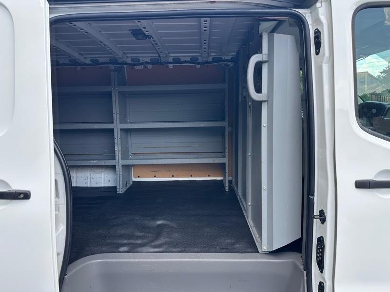 Nissan NV Cargo NV2500 HD Standard Roof V6 SV 2020