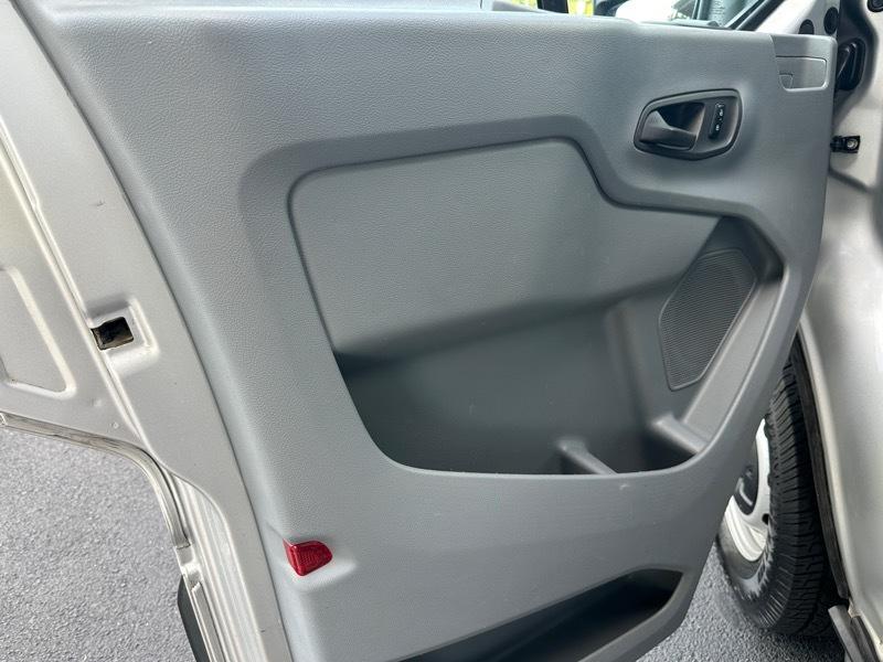 Ford Transit Van T-150 130" Med Rf 8600 GVWR Sliding RH Dr 2017