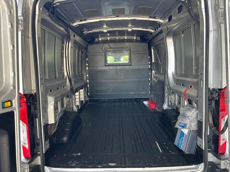 Ford Transit Van T-150 130" Med Rf 8600 GVWR Sliding RH Dr 2017