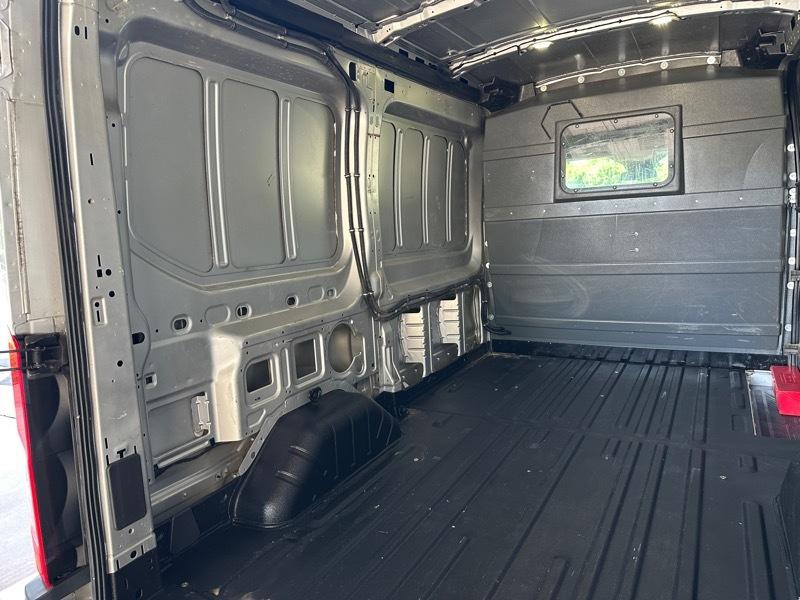 Ford Transit Van T-150 130" Med Rf 8600 GVWR Sliding RH Dr 2017