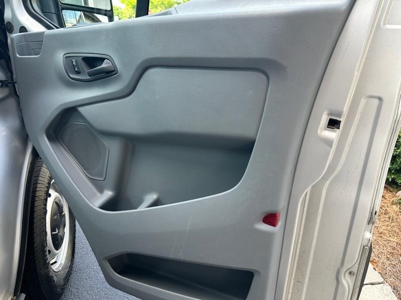 Ford Transit Van T-150 130" Med Rf 8600 GVWR Sliding RH Dr 2017