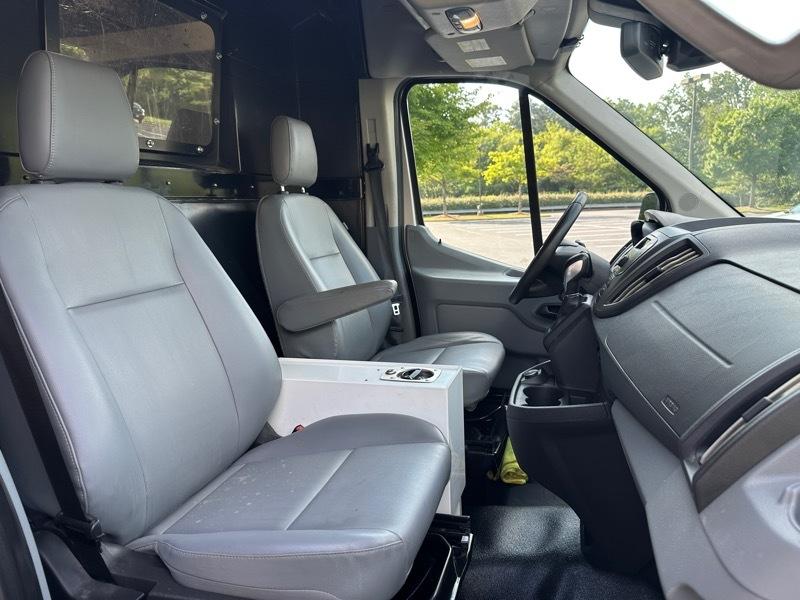 Ford Transit Van T-150 130" Med Rf 8600 GVWR Sliding RH Dr 2017