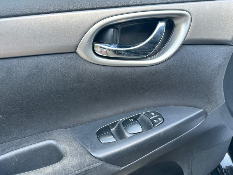 Nissan Sentra 4dr Sdn I4 CVT SV 2013