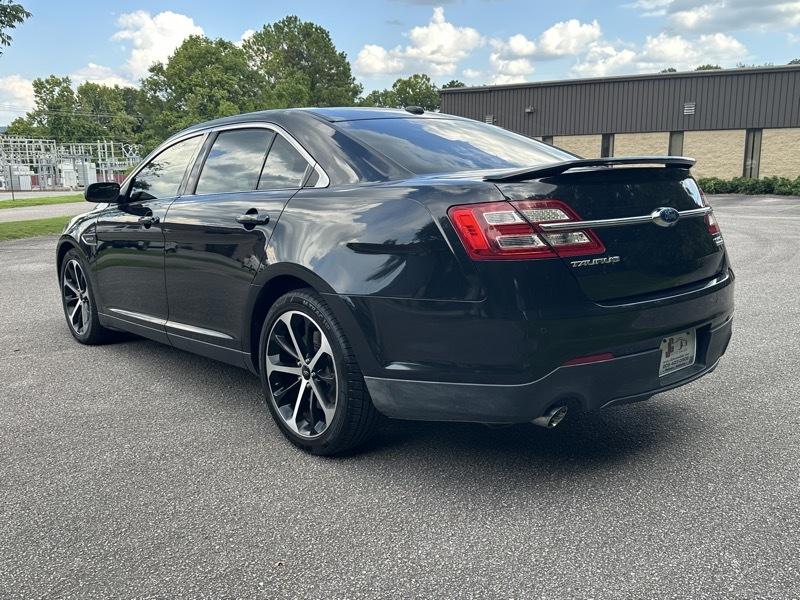 Ford Taurus 4dr Sdn SHO AWD 2015