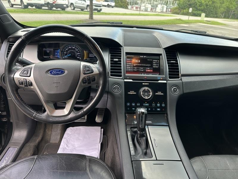 Ford Taurus 4dr Sdn SHO AWD 2015