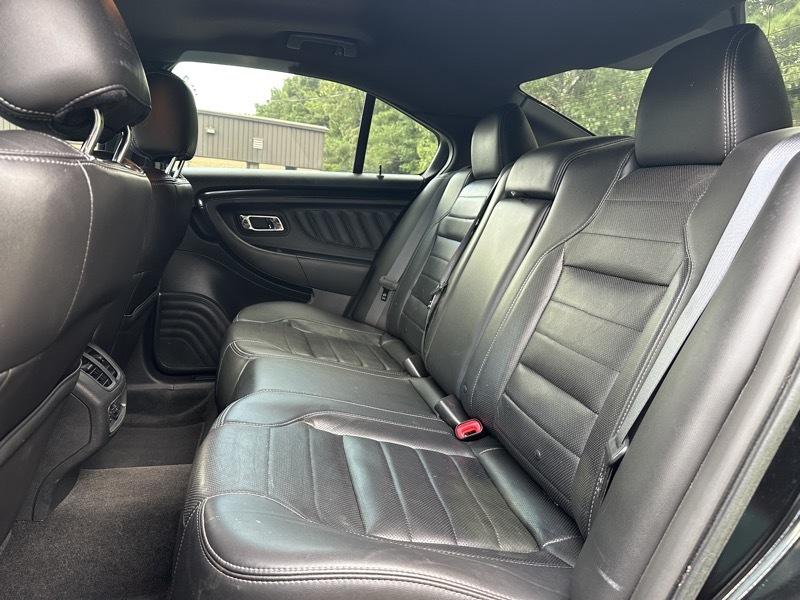 Ford Taurus 4dr Sdn SHO AWD 2015