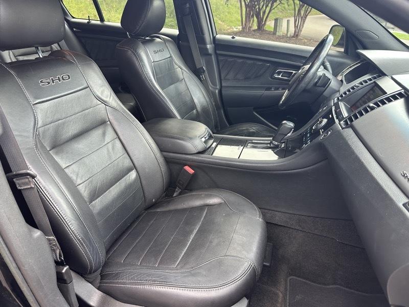 Ford Taurus 4dr Sdn SHO AWD 2015
