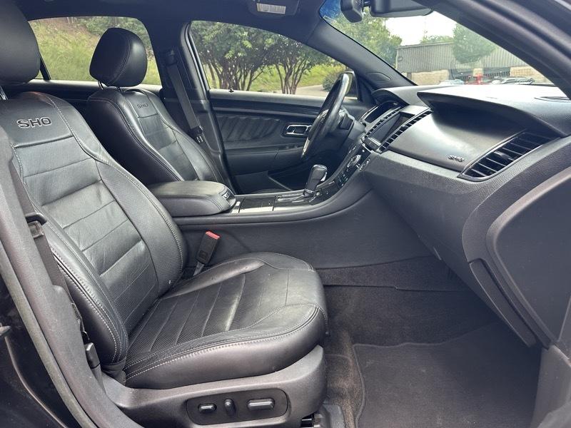 Ford Taurus 4dr Sdn SHO AWD 2015