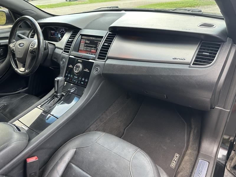Ford Taurus 4dr Sdn SHO AWD 2015