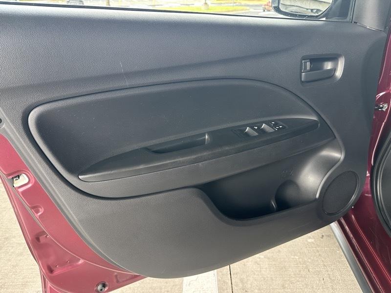 Mitsubishi Mirage ES CVT 2024