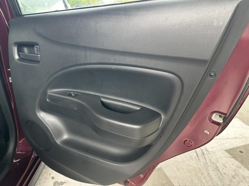 Mitsubishi Mirage ES CVT 2024