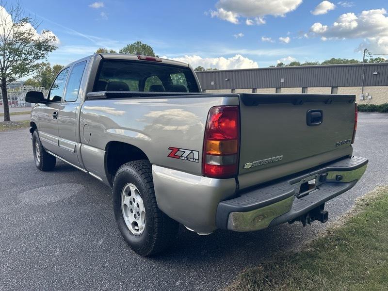 Chevrolet Silverado 1500 Ext Cab 143.5" WB 4WD Z71 2003