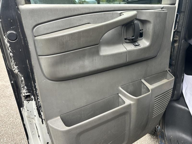 Chevrolet Express Passenger RWD 3500 155" LT 2010