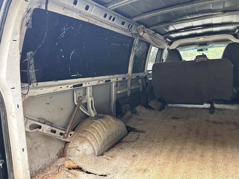 Chevrolet Express Passenger RWD 3500 155" LT 2010