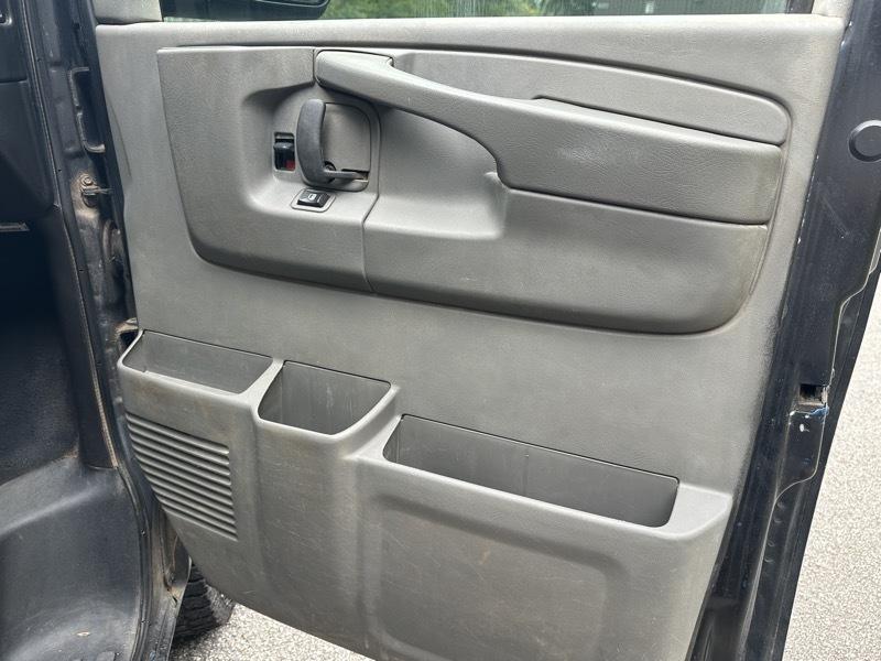 Chevrolet Express Passenger RWD 3500 155" LT 2010