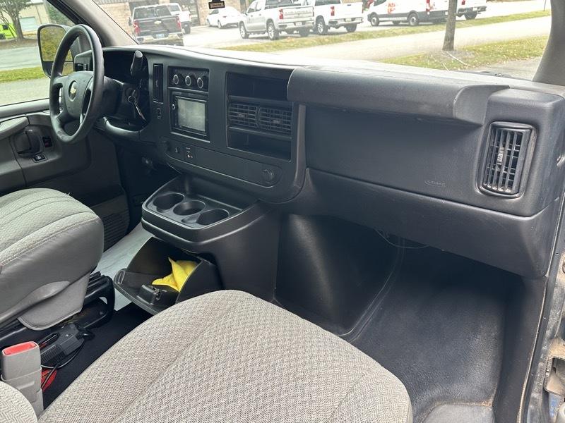 Chevrolet Express Passenger RWD 3500 155" LT 2010