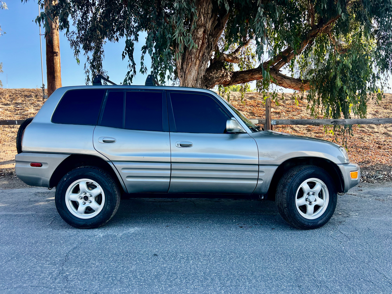 Toyota RAV4 4-Door 2WD 1999 Toyota RAV4 4-Door 2WD 1999