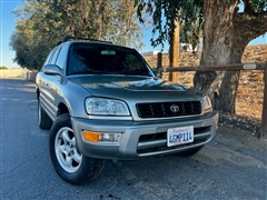 1999 Toyota RAV4  1999 Toyota RAV4