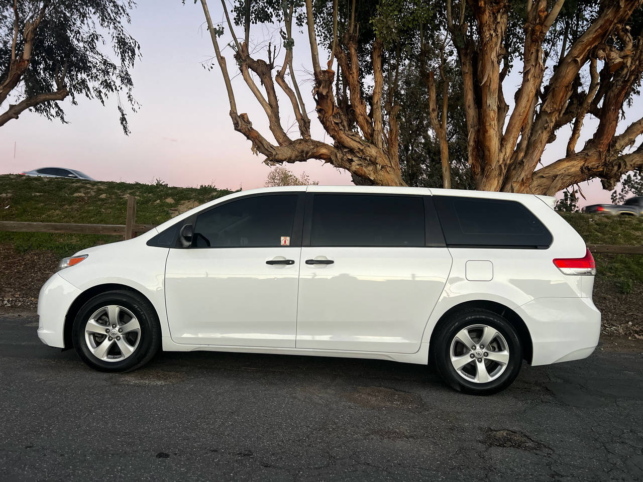 Toyota Sienna FWD 7-Passenger V6 2013