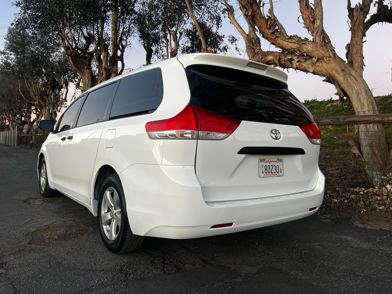 Toyota Sienna FWD 7-Passenger V6 2013