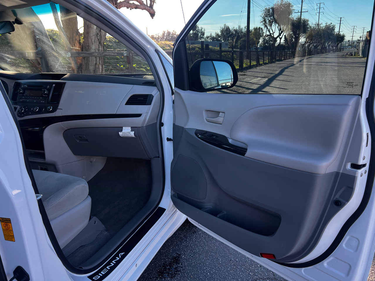 Toyota Sienna FWD 7-Passenger V6 2013