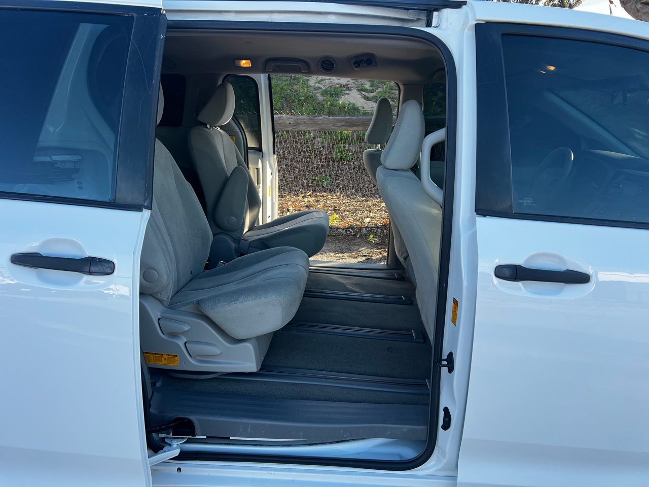 Toyota Sienna FWD 7-Passenger V6 2013